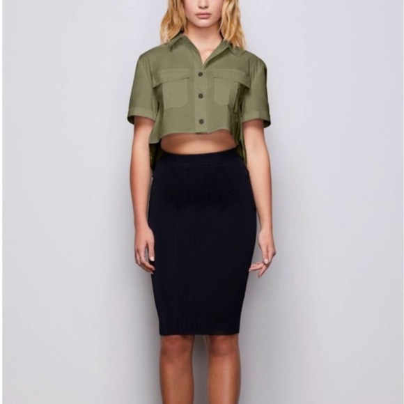 New Good American The Crop Shirt in Sage - Picture 1 of 10